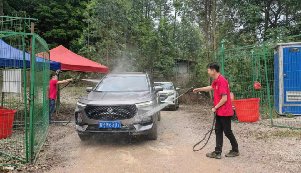 雨势凶猛、疾病高发！雨季猪场该如何做好防控？